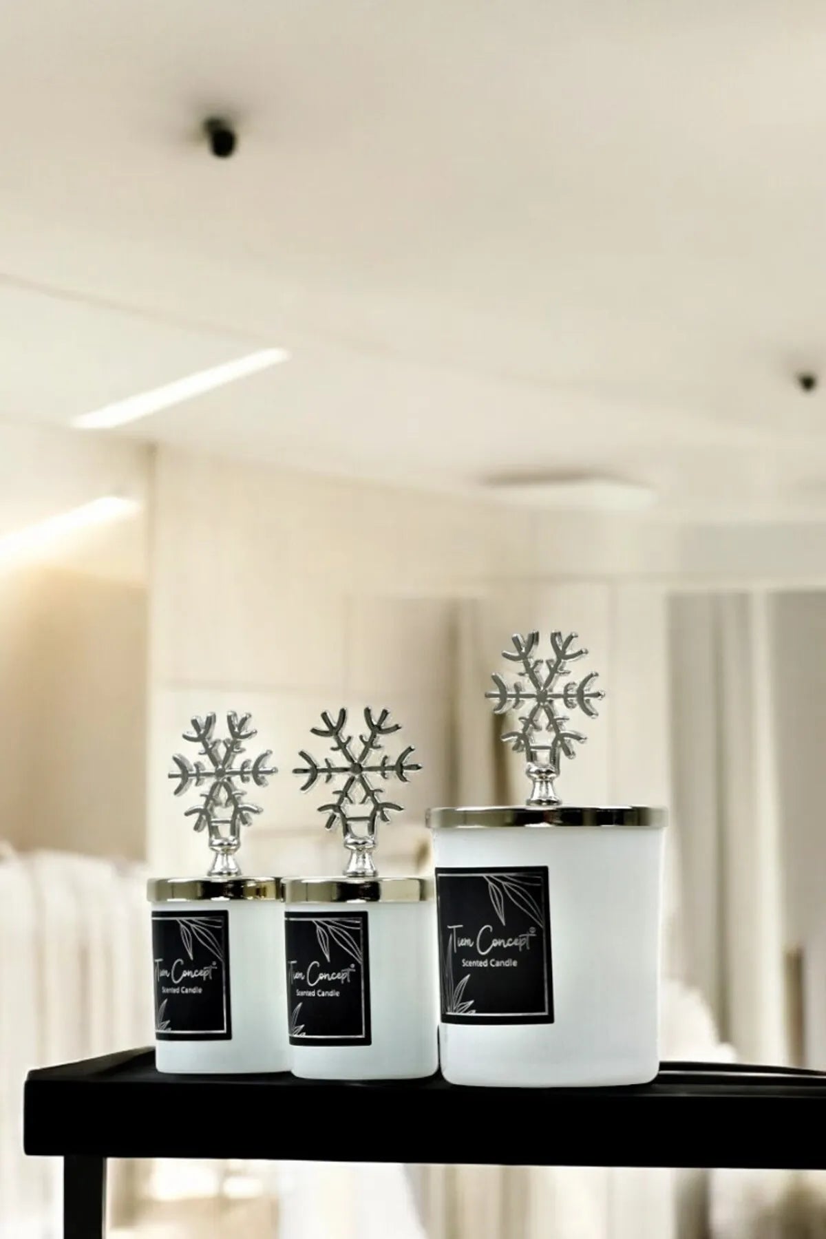 Dekoratif Özel Tasarım Gümüş Kartaneli Vanilya Kokulu 3'lü Beyaz Bardak Mum Seti