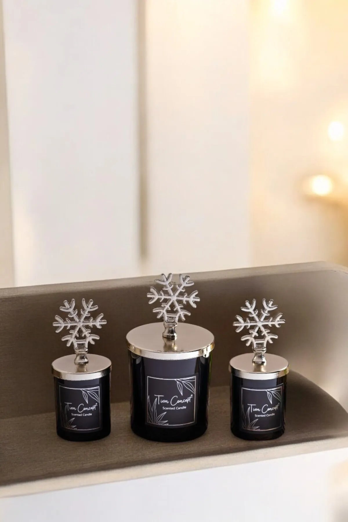 Yılbaşı Dekoratif Hediye Kutulu Gümüş Kar Taneli 3 'lü Siyah Bardak Mum Seti