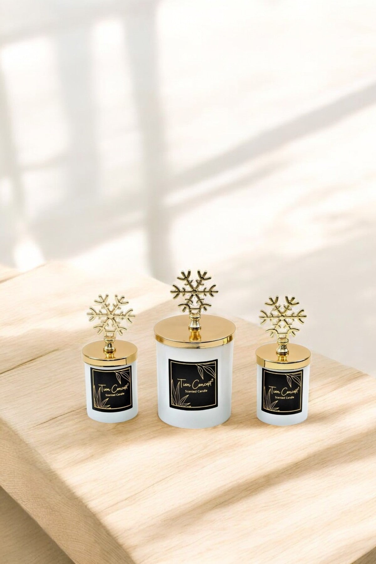 Yılbaşı Dekoratif Hediye Kutulu Vanilya Kokulu Gold Kar Taneli 3lü Beyaz Bardak Mum Seti