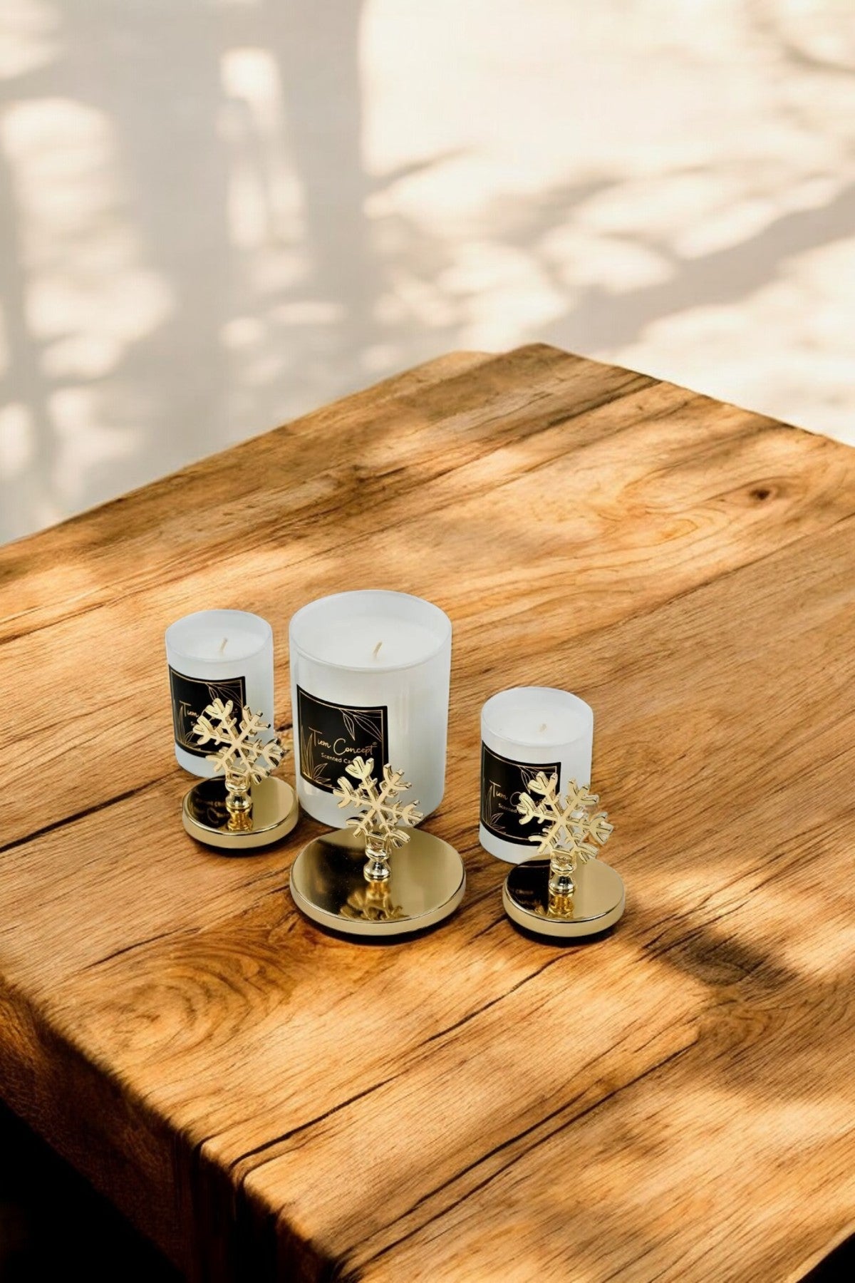 Yılbaşı Dekoratif Hediye Kutulu Vanilya Kokulu Gold Kar Taneli 3lü Beyaz Bardak Mum Seti