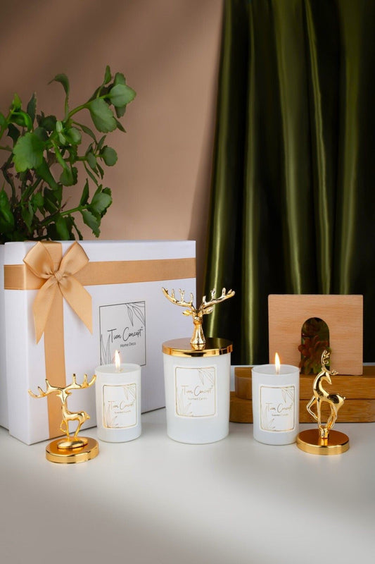 Yılbaşı Dekoratif Özel Tasarım Beyaz Kutulu Vanilya Kokulu Gold Geyik Tepelikli 3lü Bardak Mum Seti