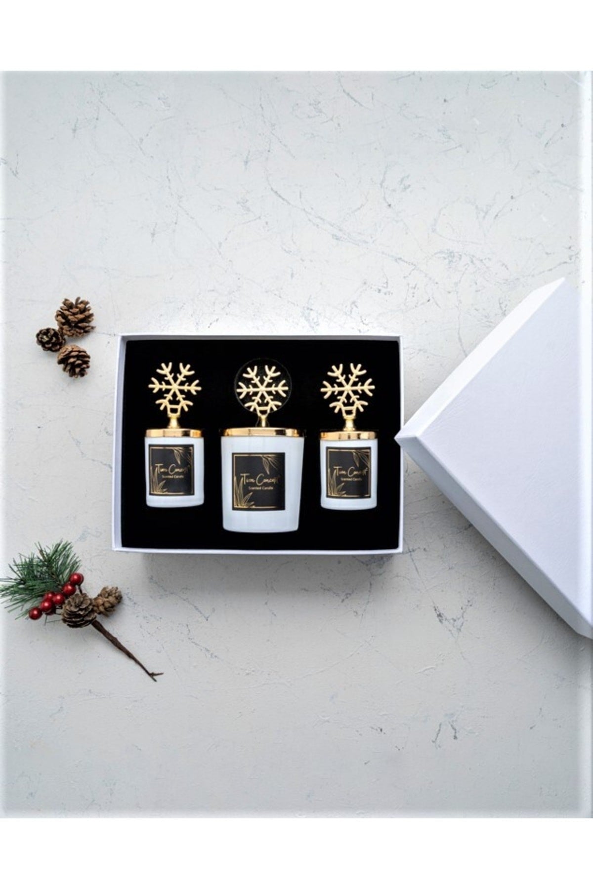 Tiem Concept Decorative Gift Boxed Vanilla Scented Gold Snowflake 3-Piece White Glass Candle Set