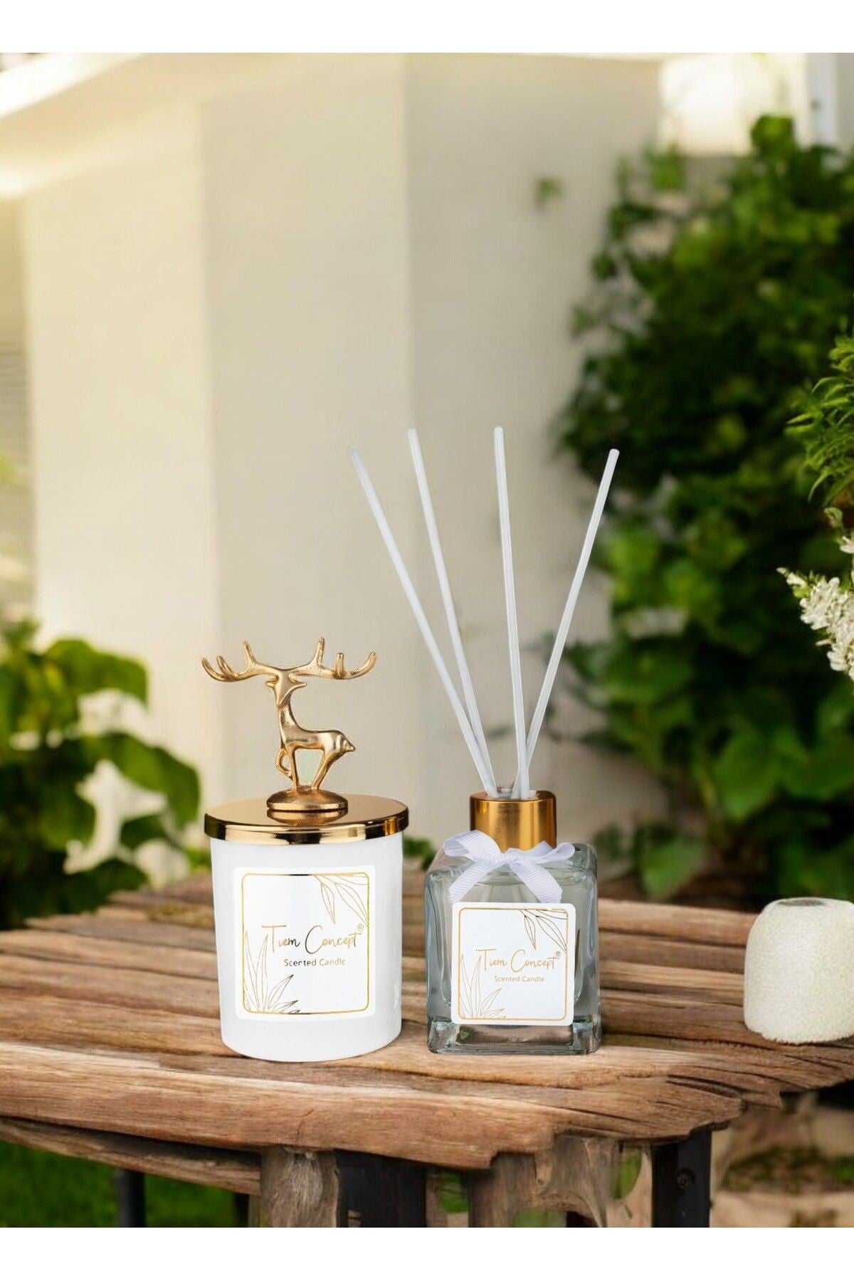 Geyik Başlıklı Gold Detaylı Çubuklu Oda Kokusu 100 ml ve Beyaz Bardak  Mum Seti
