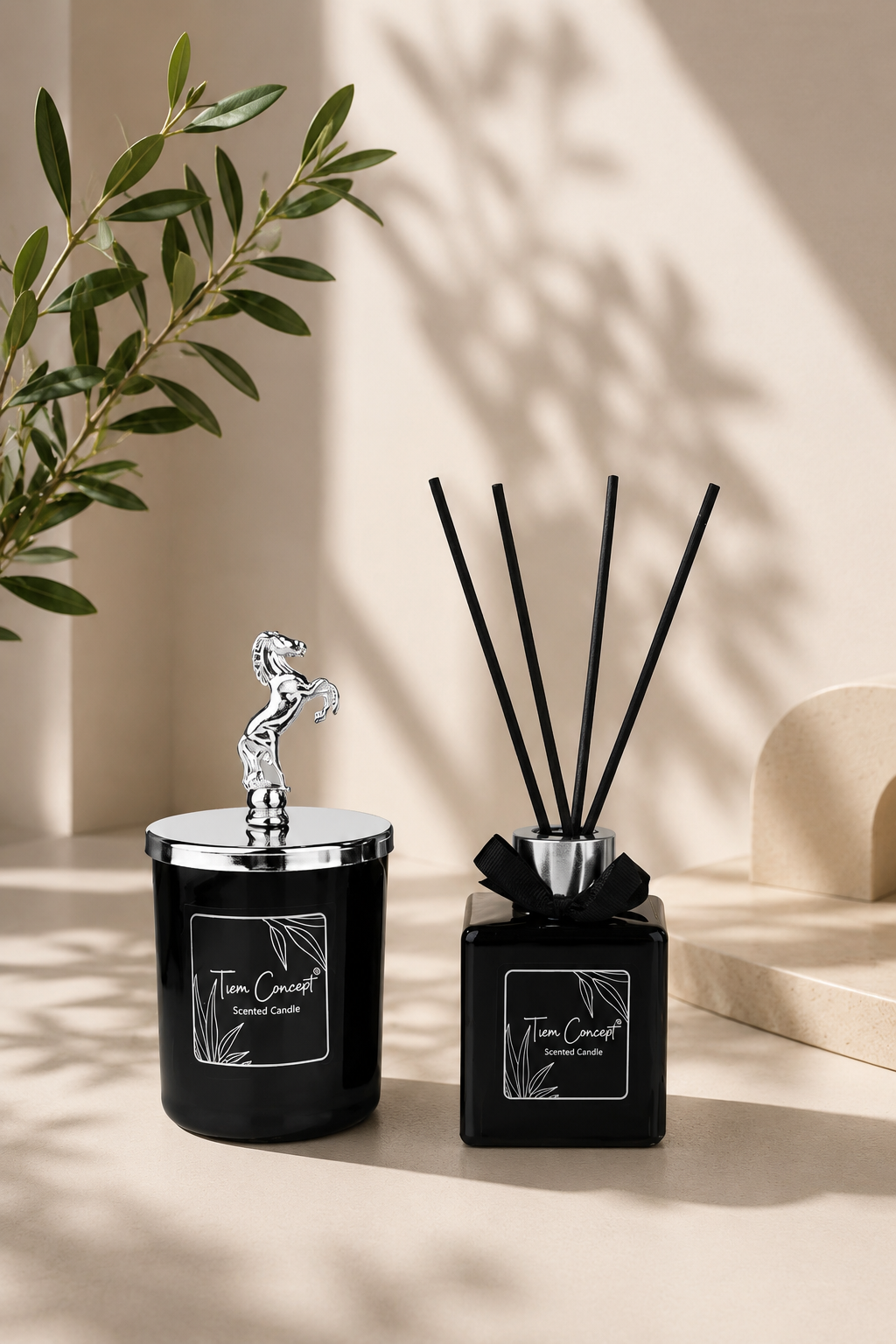 Decorative Horse Head Gold Detailed Stick Room Fragrance 100 ml and Black Glass Candle Set