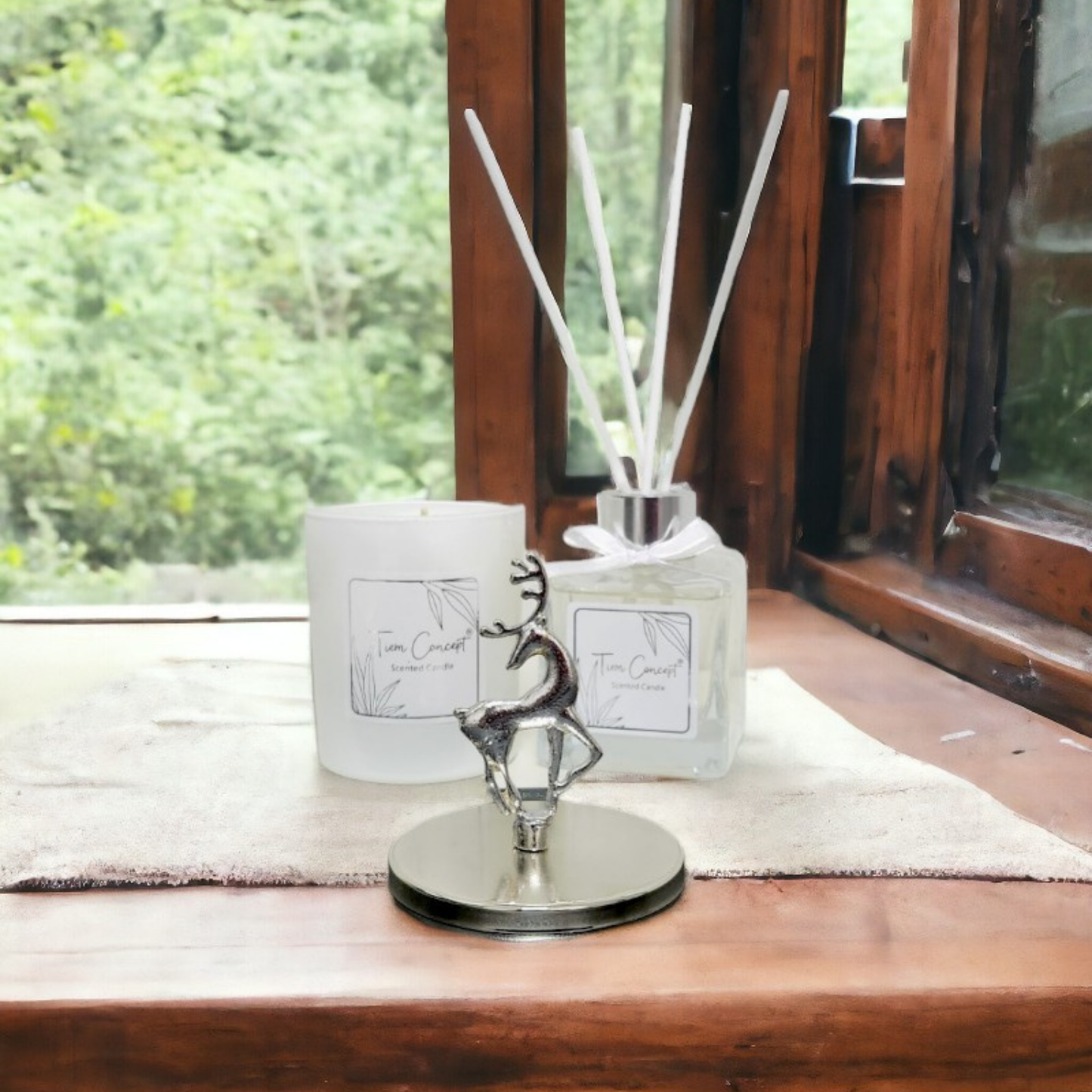 Geyik Başlıklı Gümüş Detaylı Çubuklu Oda Kokusu 100 ml ve Beyaz Bardak  Mum Seti