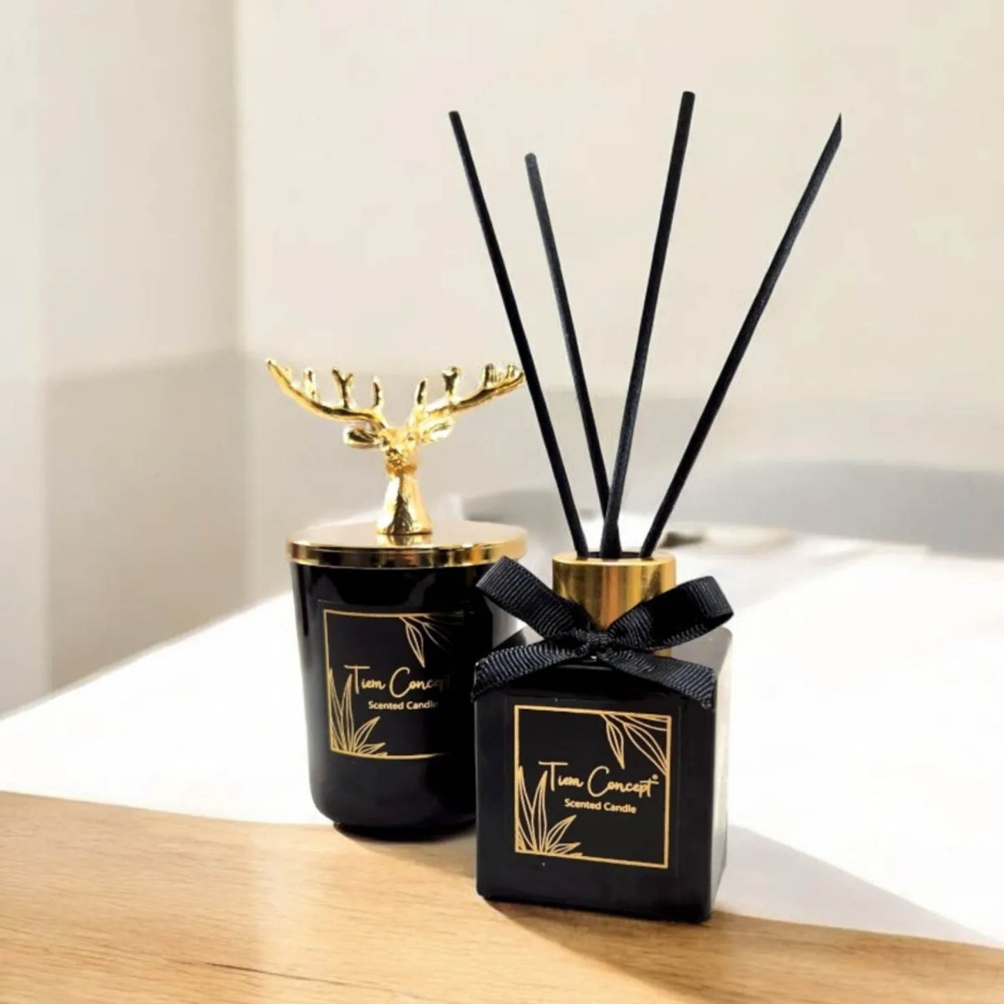 Geyik Başlıklı Gold Detaylı Oda Kokusu Ve Siyah Mum Seti 100 ml