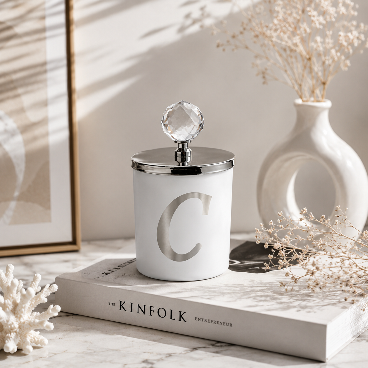 Tiem Concept Special Design L Letter Vanilla Scented Gold Crystal Top White Glass Candle