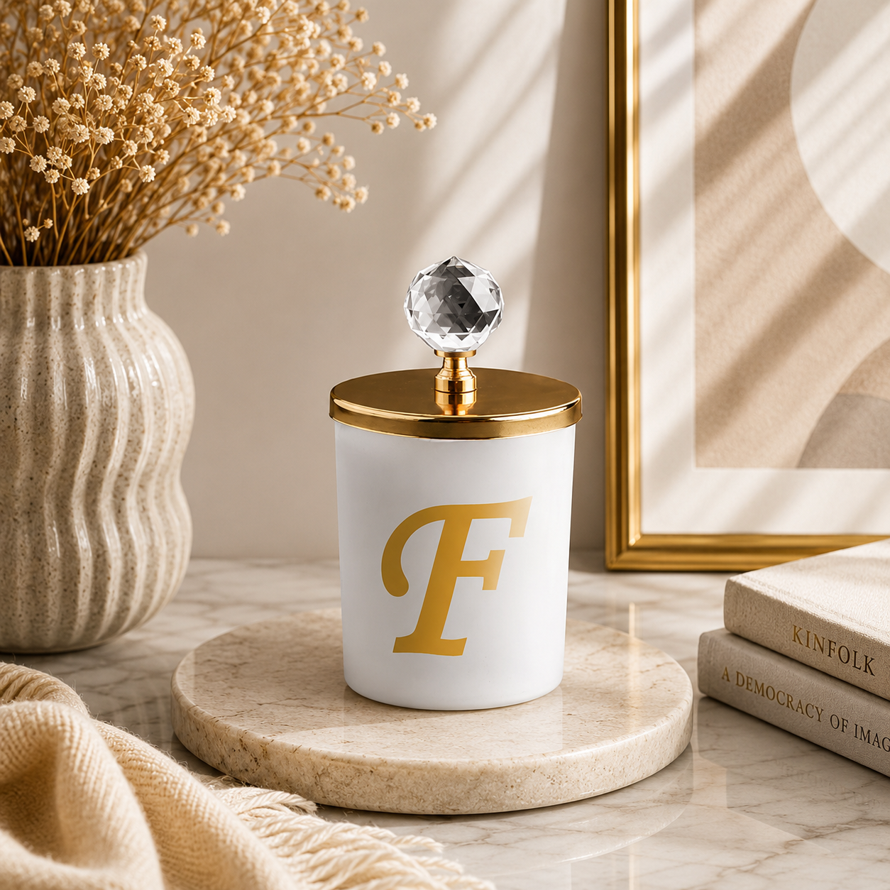Tiem Concept Special Design L Letter Vanilla Scented Gold Crystal Top White Glass Candle