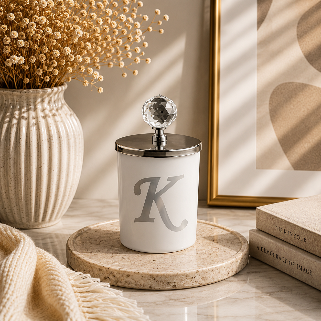 Tiem Concept Special Design L Letter Vanilla Scented Gold Crystal Top White Glass Candle