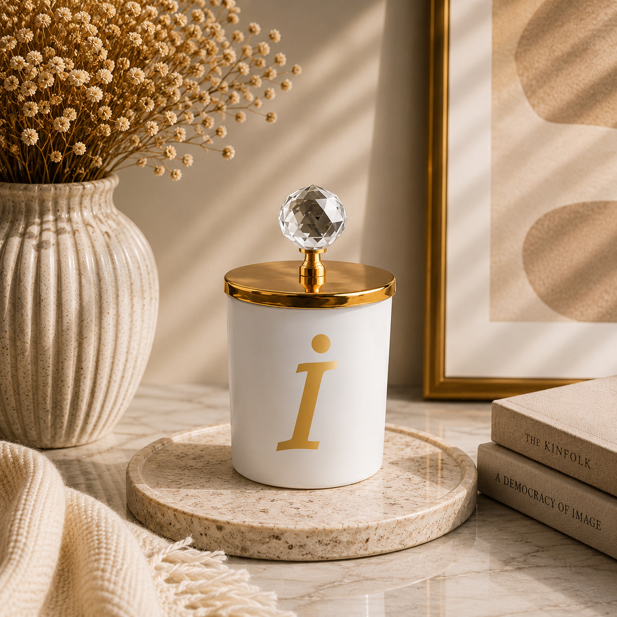 Tiem Concept Special Design L Letter Vanilla Scented Gold Crystal Top White Glass Candle