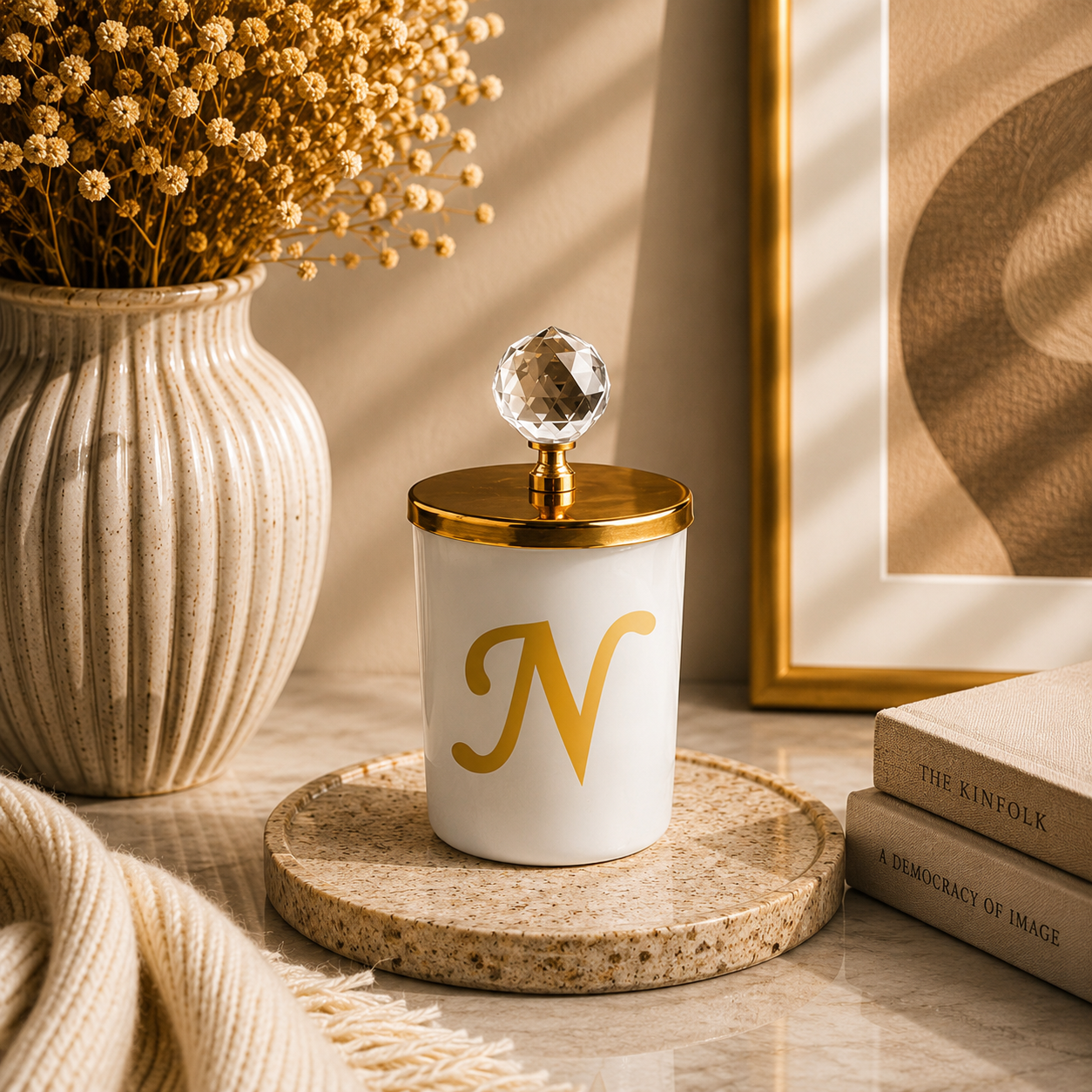 Tiem Concept Special Design L Letter Vanilla Scented Gold Crystal Top White Glass Candle
