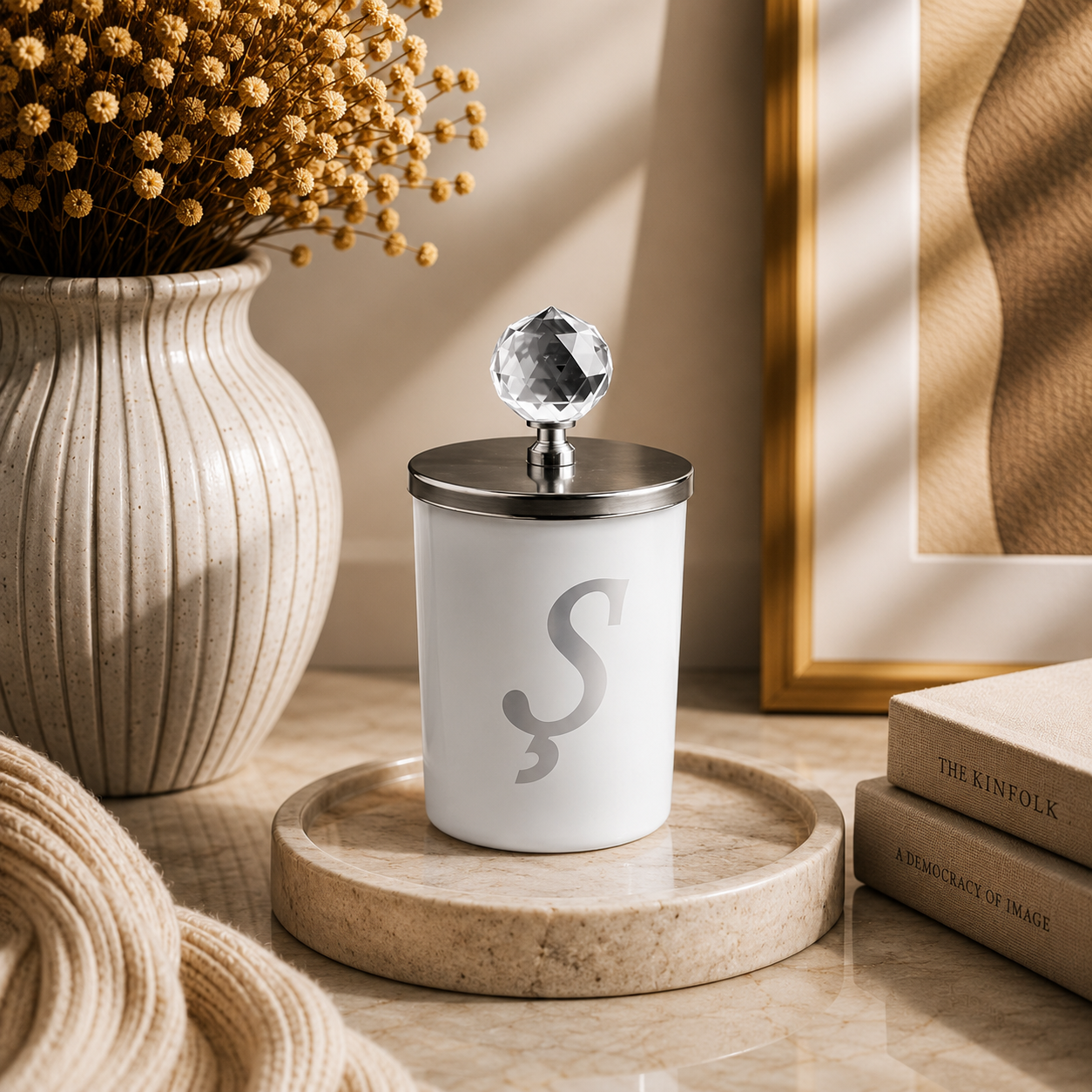 Tiem Concept Special Design L Letter Vanilla Scented Gold Crystal Top White Glass Candle