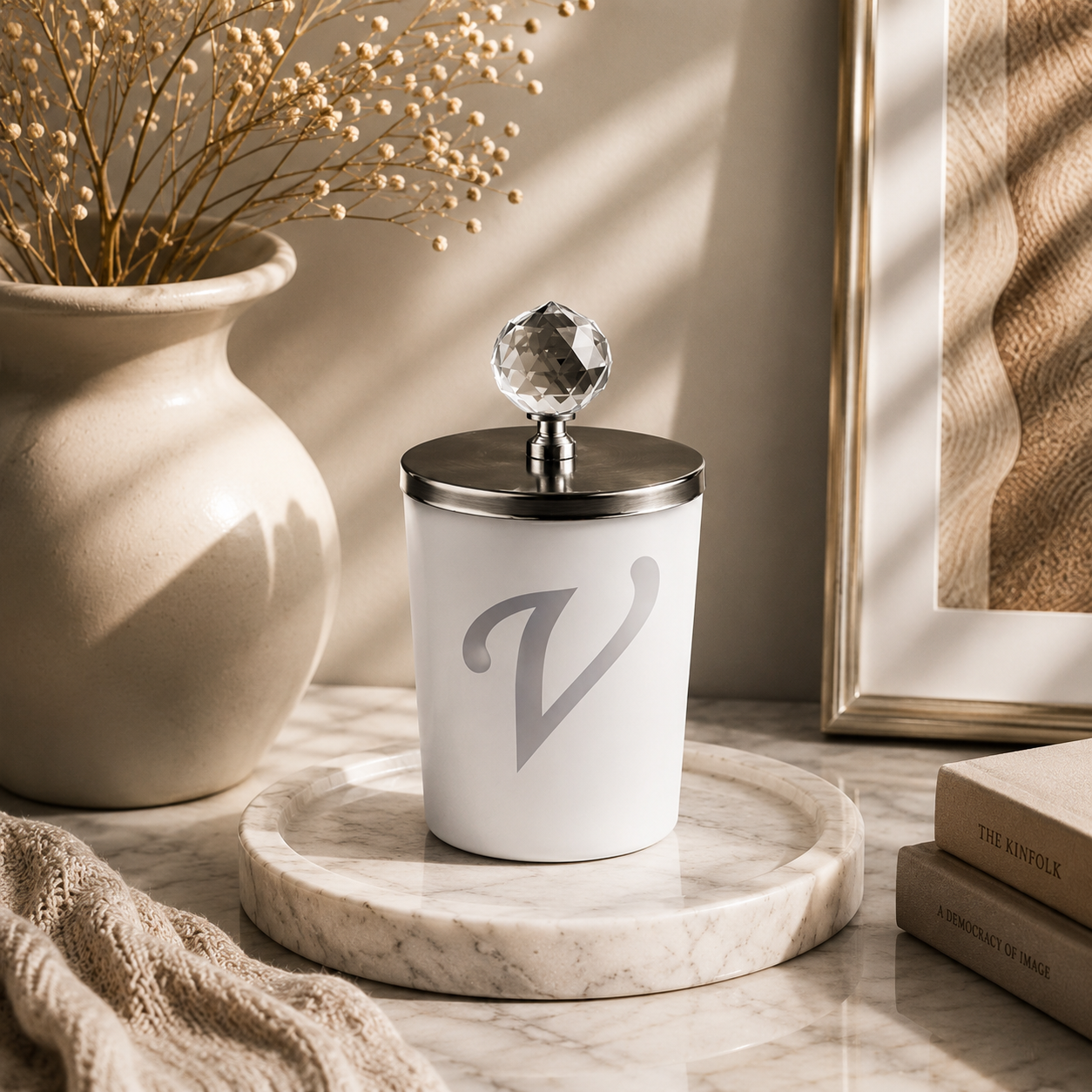 Tiem Concept Special Design L Letter Vanilla Scented Gold Crystal Top White Glass Candle