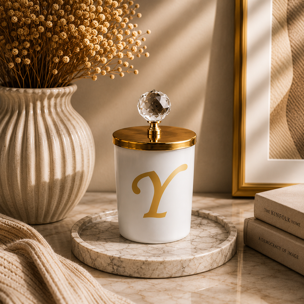 Tiem Concept Special Design L Letter Vanilla Scented Gold Crystal Top White Glass Candle