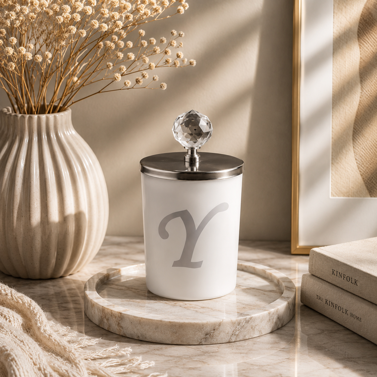 Tiem Concept Special Design L Letter Vanilla Scented Gold Crystal Top White Glass Candle