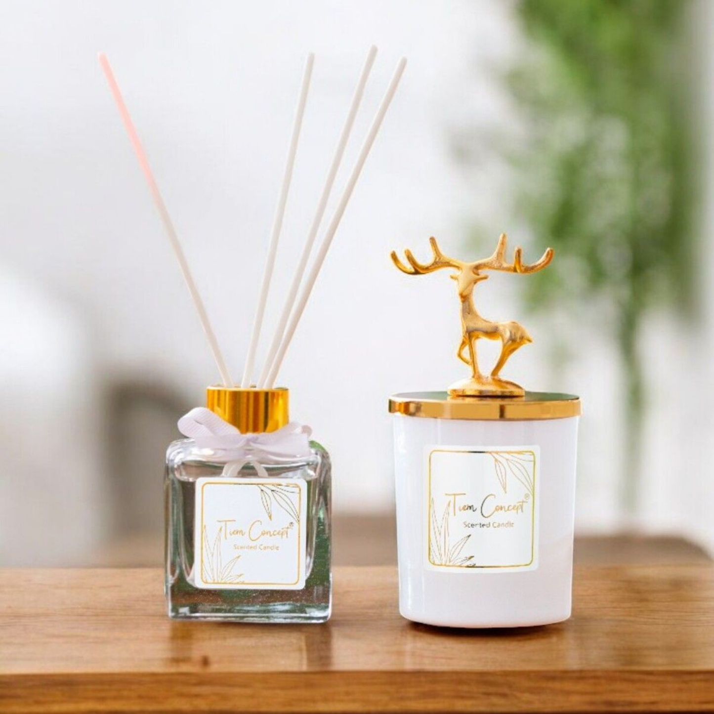 Geyik Başlıklı Gold Detaylı Çubuklu Oda Kokusu 100 ml ve Beyaz Bardak  Mum Seti