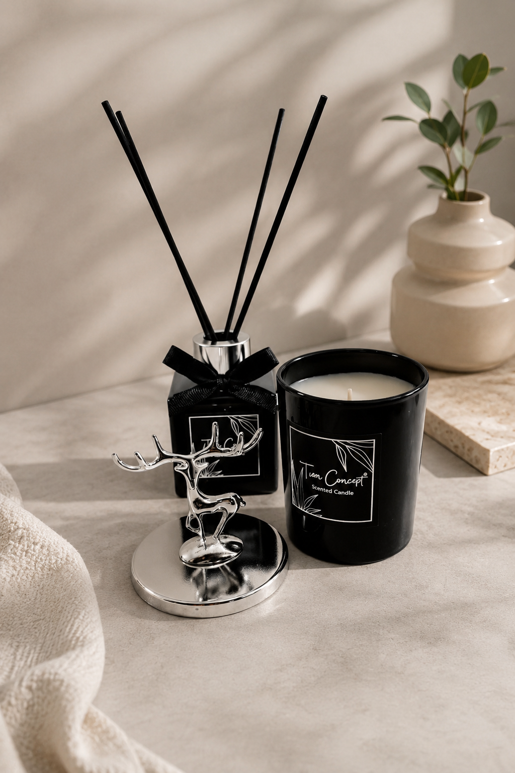 Geyik Başlıklı Gümüş Detaylı Oda Kokusu Ve Siyah Mum Seti 100 ml